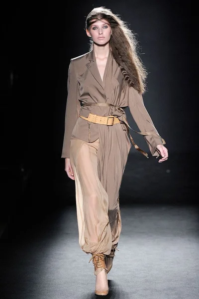 Look 17